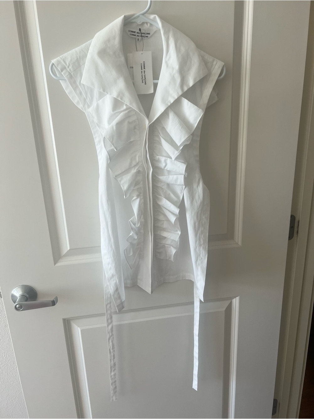 Comme des Garcons White Ruffle Sleeveless Blouse